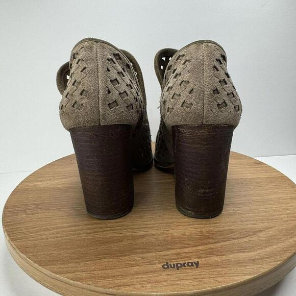Vince Camuto Suede Cutout Ankle heeled Boots Size 7.5 Taupe Camarie‎ block stack - Picture 5 of 5